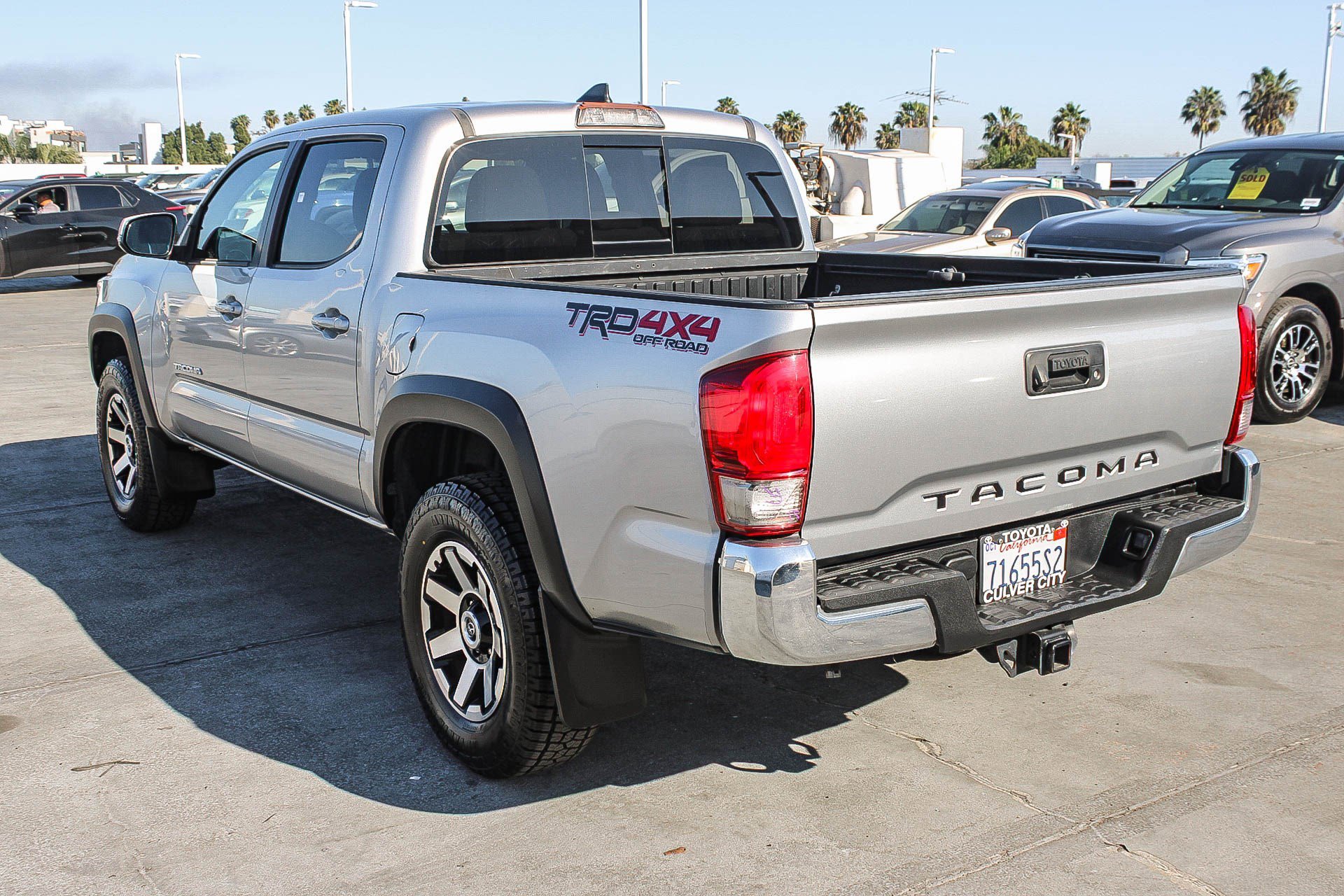Used 2017 Toyota Tacoma TRD Sport image 7