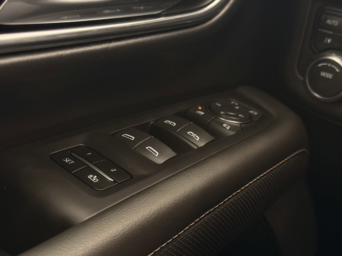 Used 2023 Chevrolet Suburban Premier image 54