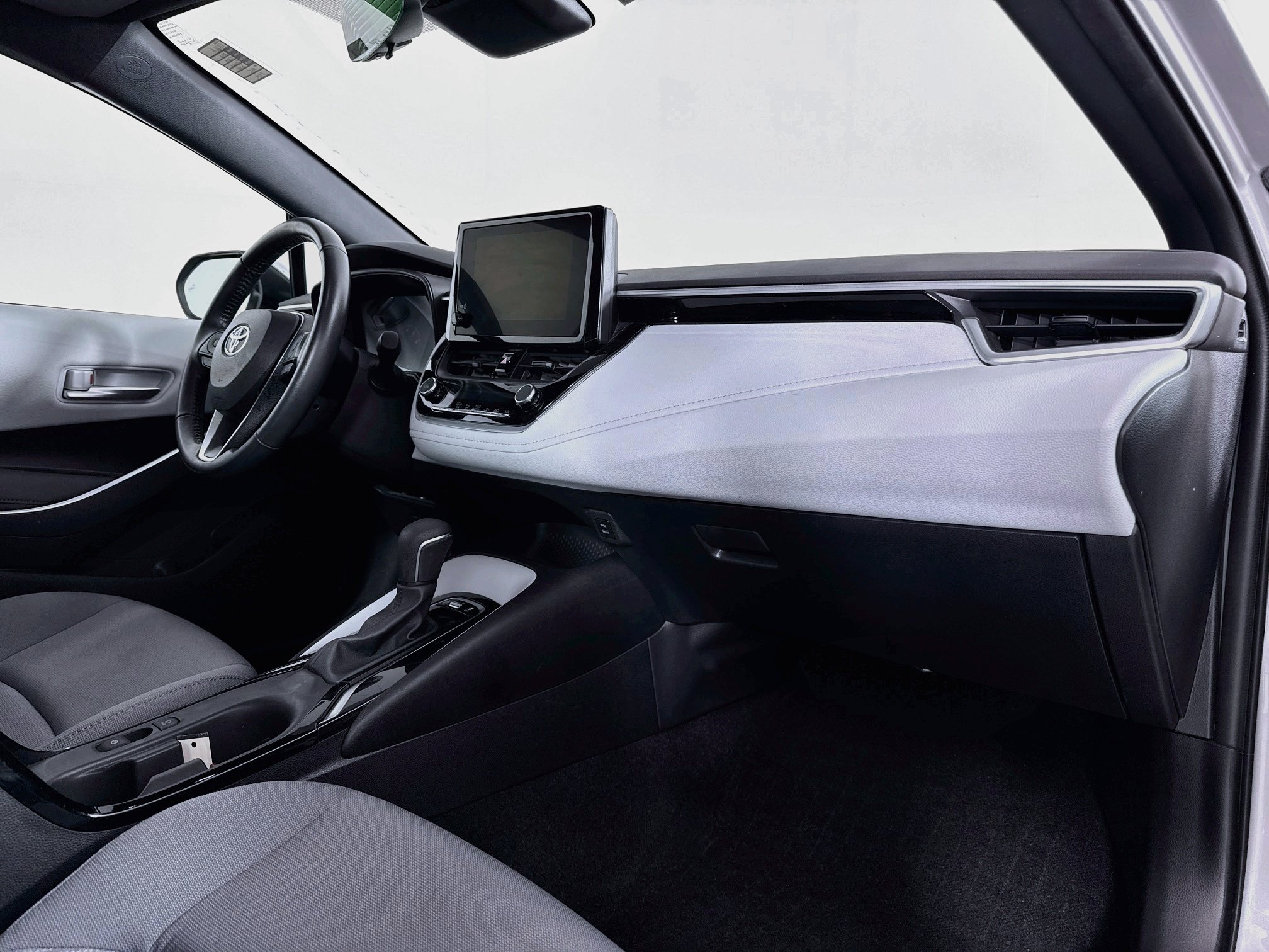 Certified 2023 Toyota Corolla SE w/ SE Premium Package FWD image 29