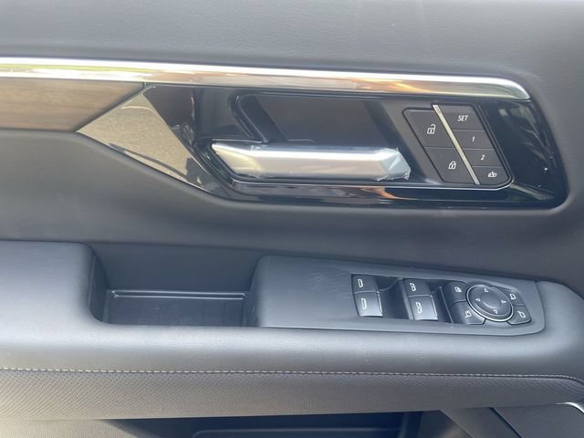 New 2026 Chevrolet Suburban High Country w/ Sun And Tow Package AWD/4WD image 13