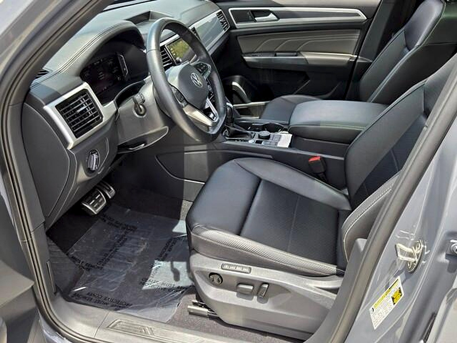 Used 2023 Volkswagen Atlas Cross Sport SEL R-Line AWD/4WD image 10
