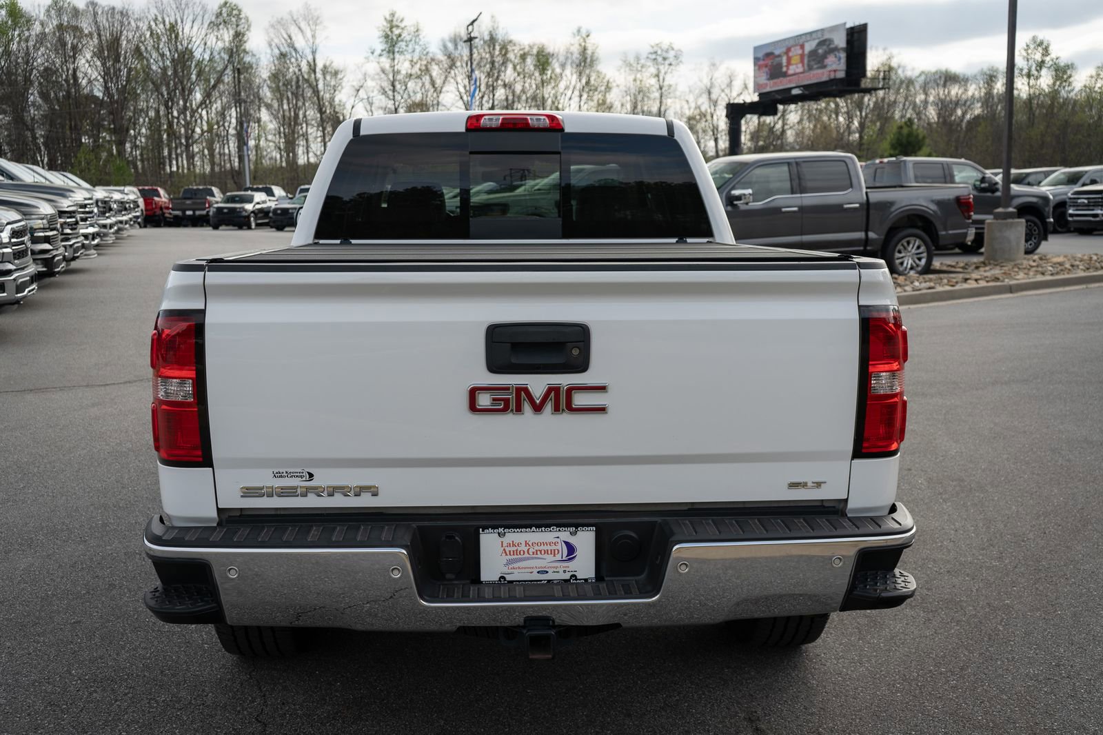 Used 2015 GMC Sierra 1500 SLT w/ Driver Alert Package AWD/4WD image 8