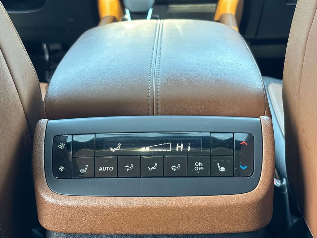 Certified 2023 Nissan Pathfinder Platinum AWD/4WD image 12
