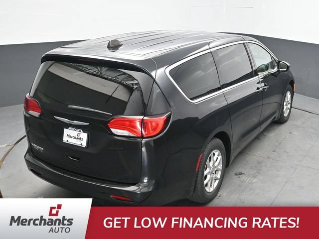 Used 2023 Chrysler Voyager LX FWD image 28