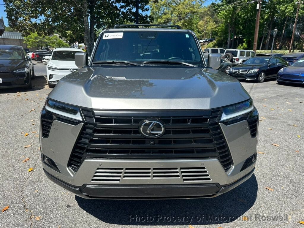 Used 2024 Lexus GX 550 w/ Accessory Package (Z1) AWD/4WD image 3