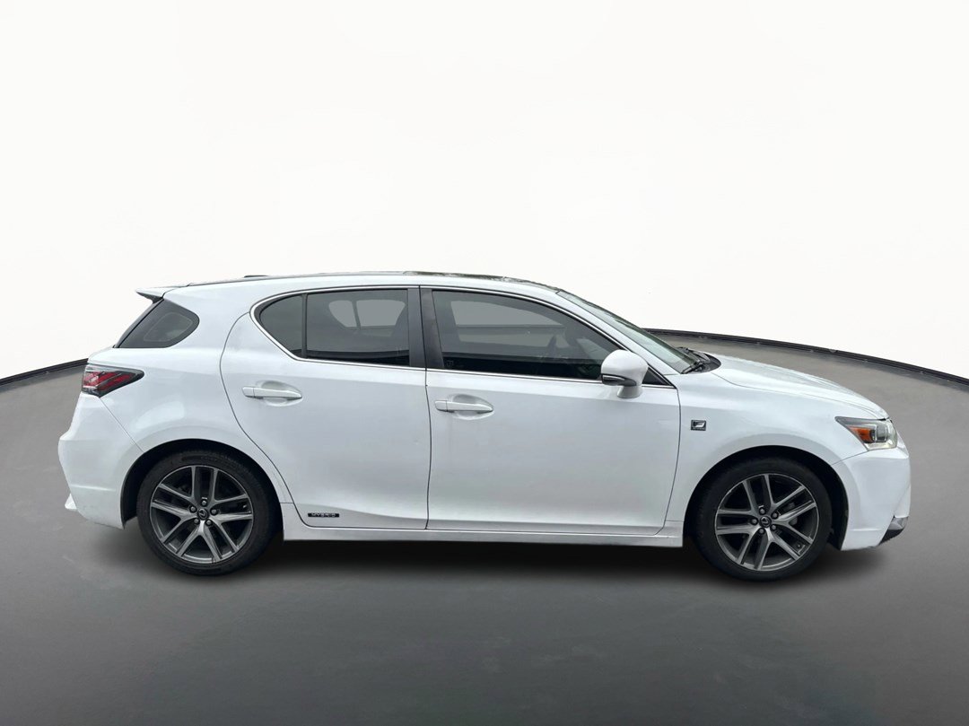 Used 2014 Lexus CT 200h w/ F Sport w/Nuluxe Interior FWD image 2