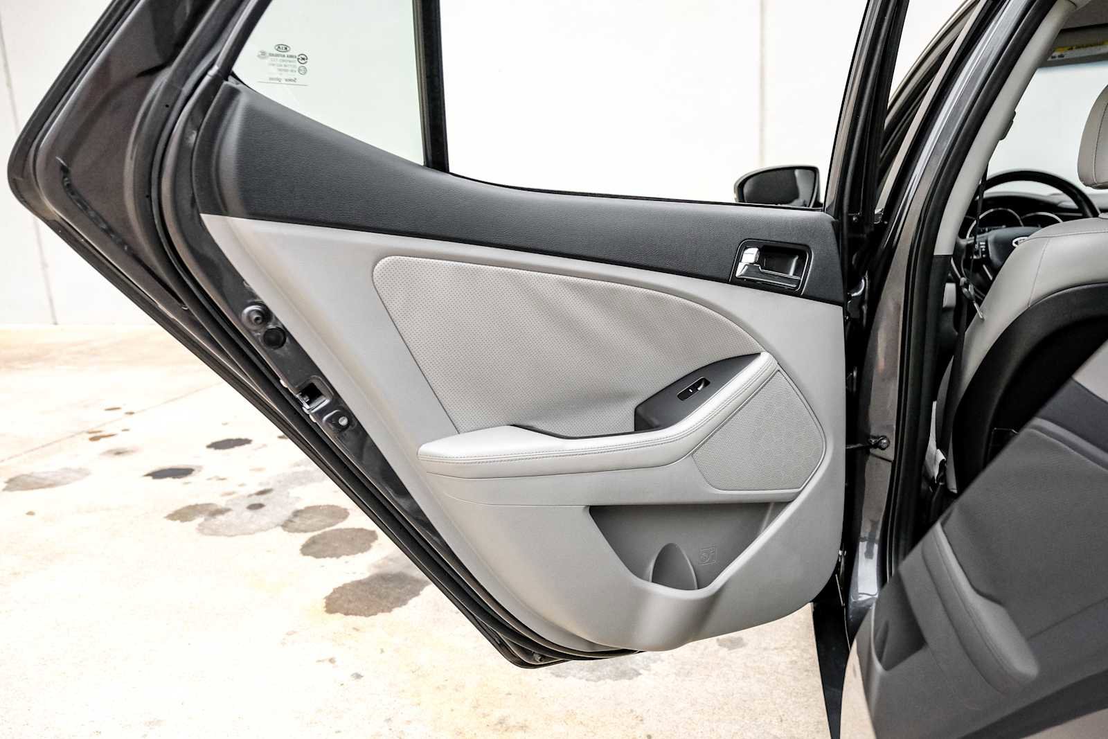 Used 2011 Kia Optima EX image 40