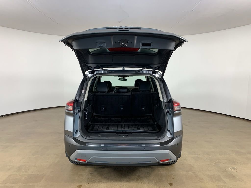 Used 2023 Nissan Rogue SV w/ SV Premium B Package image 12