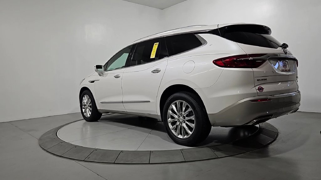 Used 2018 Buick Enclave Premium w/ Experience Buick Package AWD/4WD image 3