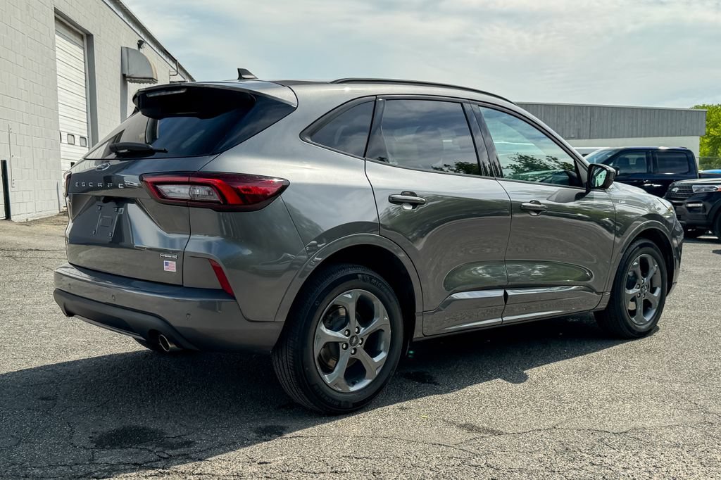 Certified 2023 Ford Escape ST-Line Select w/ Tech Pack #2 AWD/4WD image 3