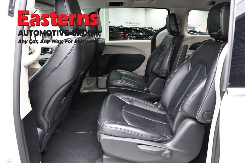 Used 2024 Chrysler Pacifica Limited FWD image 21
