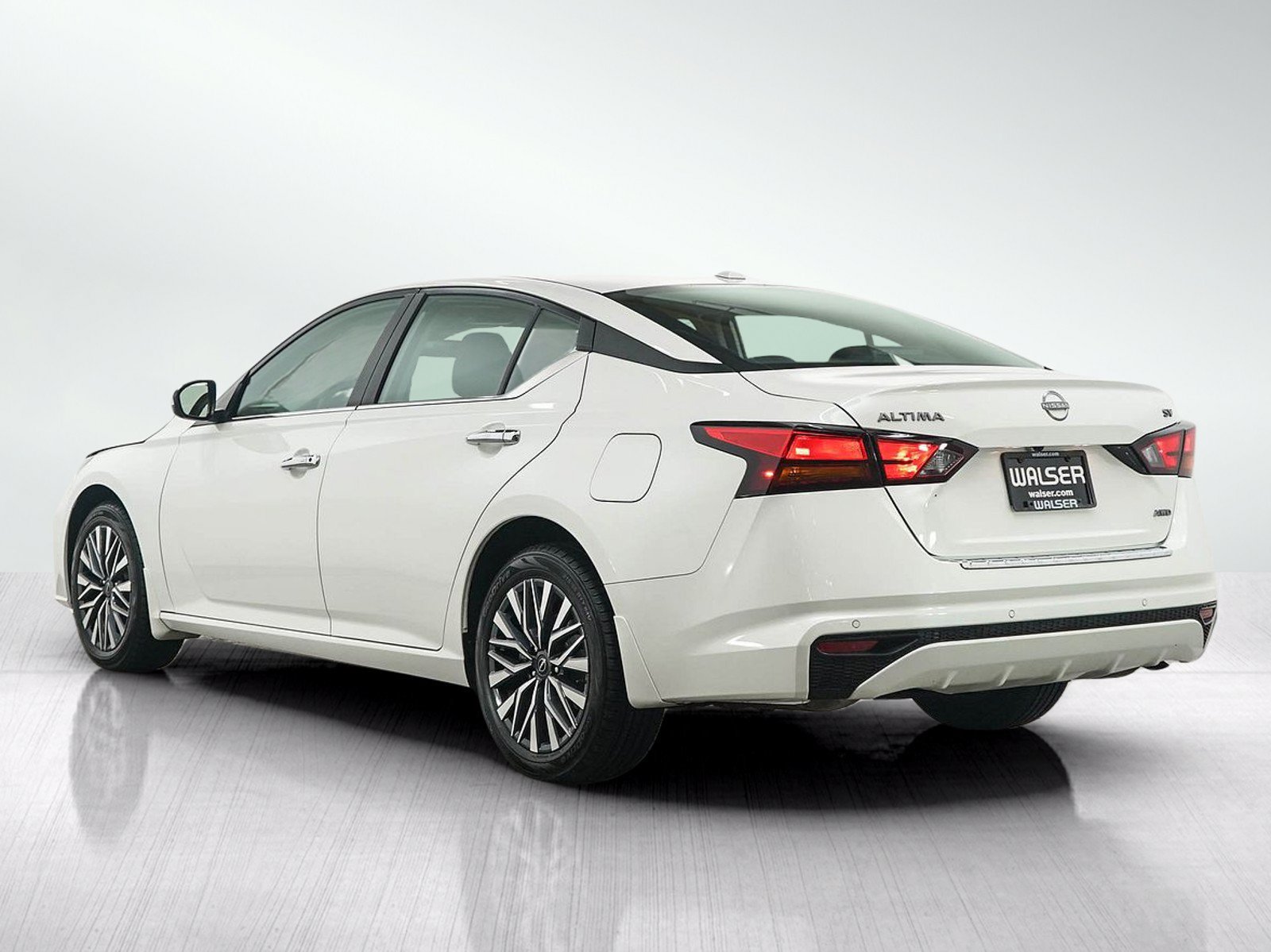 Used 2023 Nissan Altima 2.5 SV AWD/4WD image 3