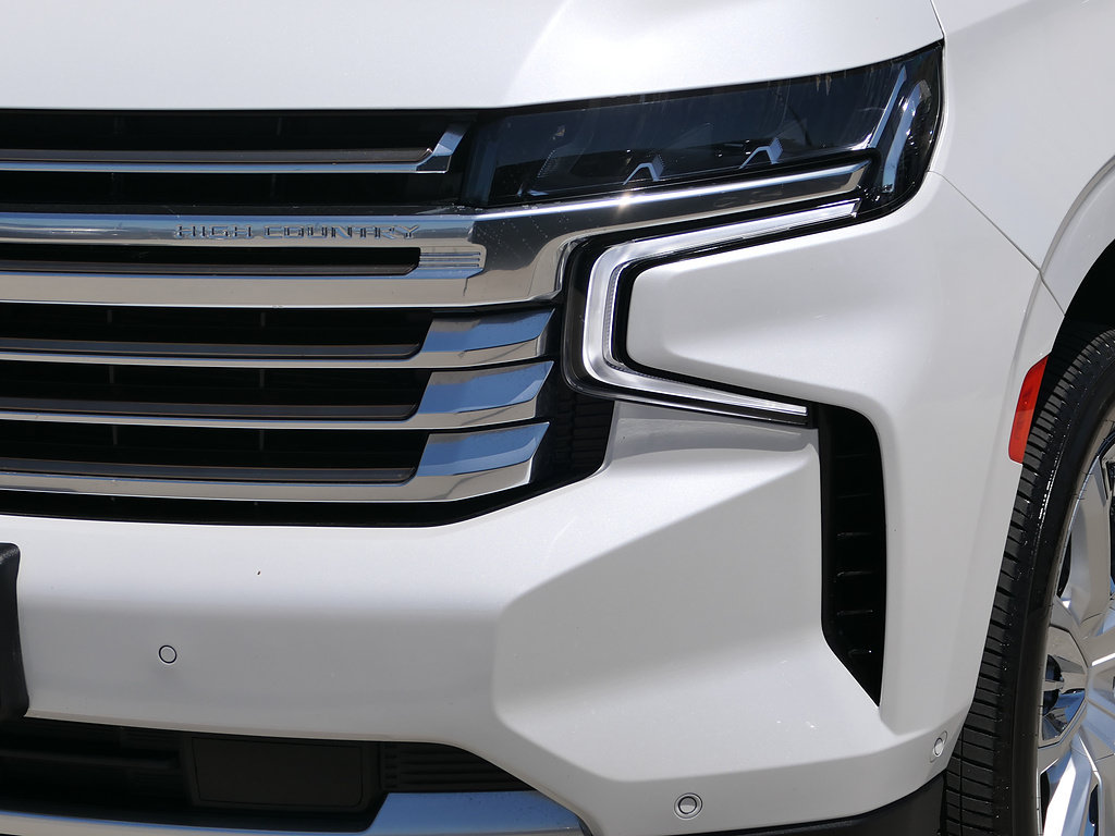 Used 2024 Chevrolet Suburban High Country w/ Advanced Technology Package AWD/4WD image 8