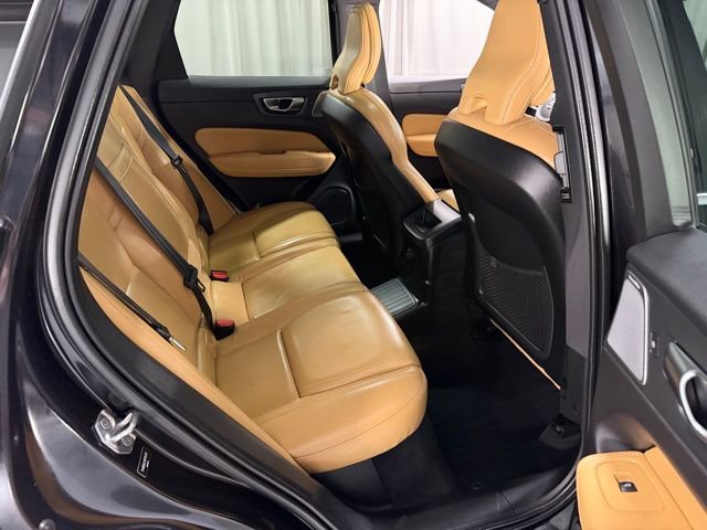 Used 2021 Volvo XC60 T8 Inscription w/ Advanced Package image 8
