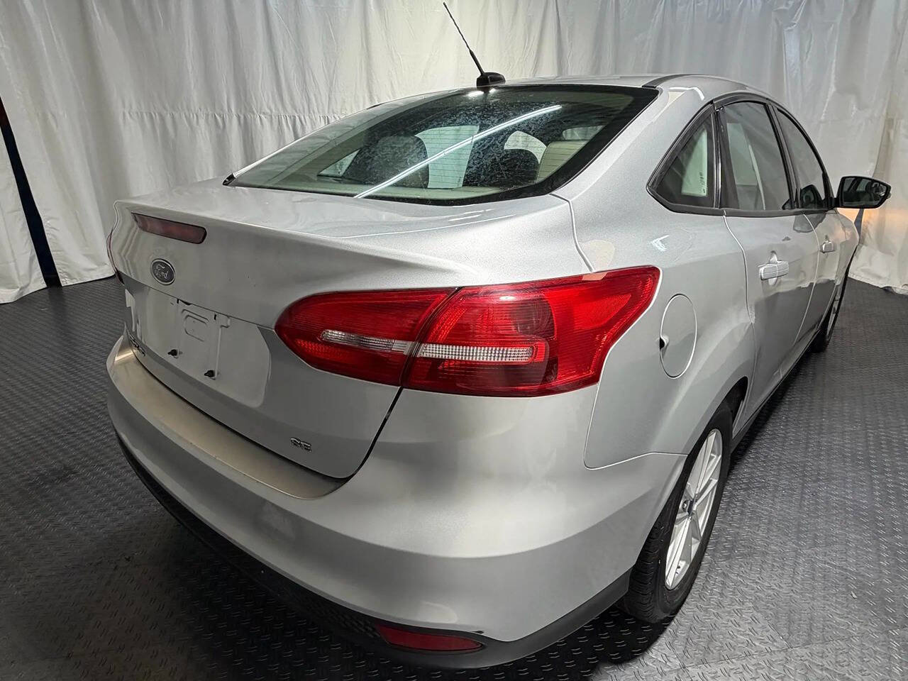 Used 2017 Ford Focus SE image 7