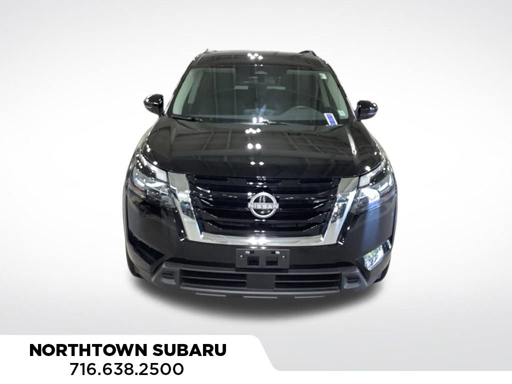 Used 2025 Nissan Pathfinder SV image 5