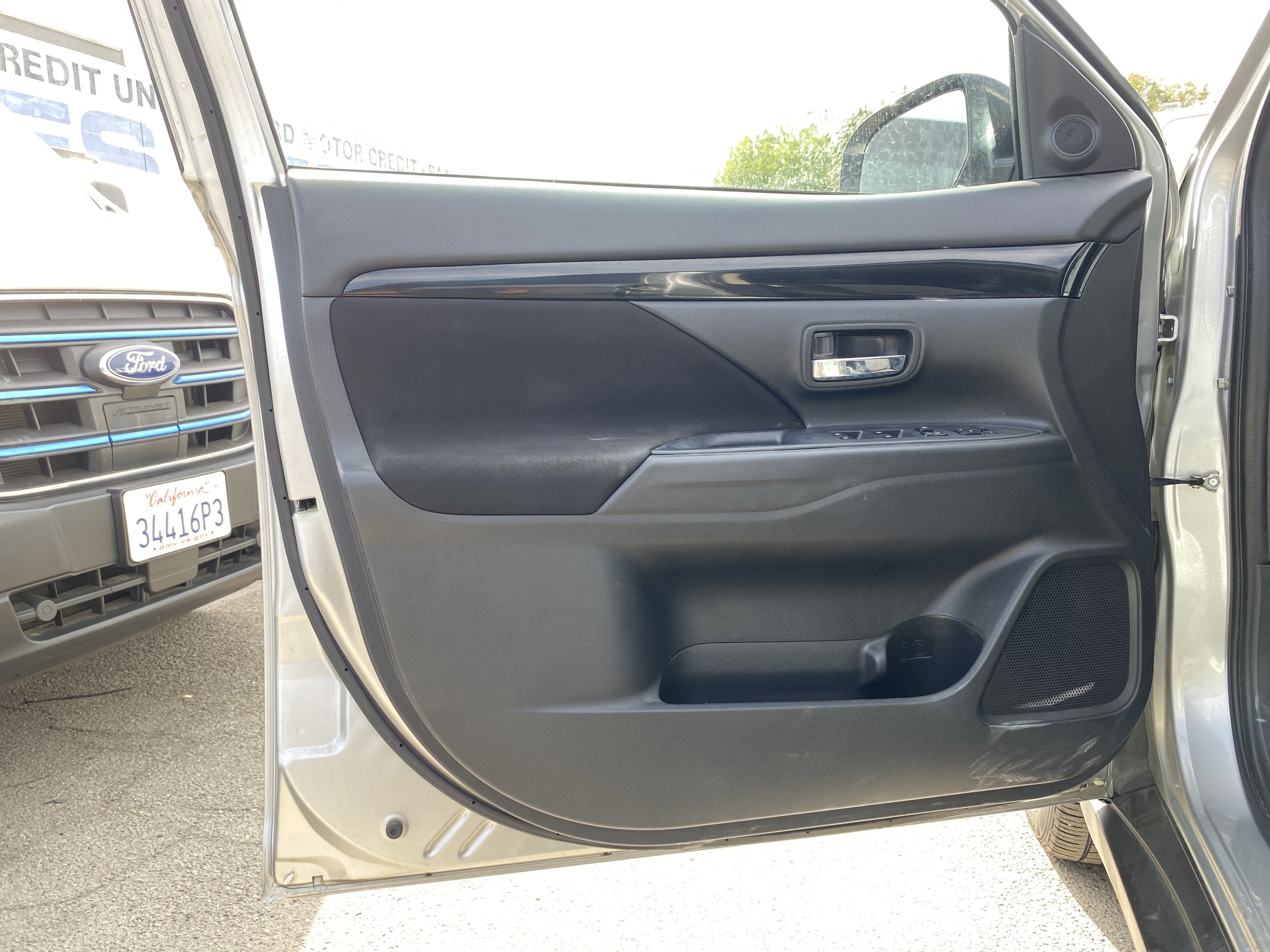 Used 2020 Mitsubishi Outlander ES image 15