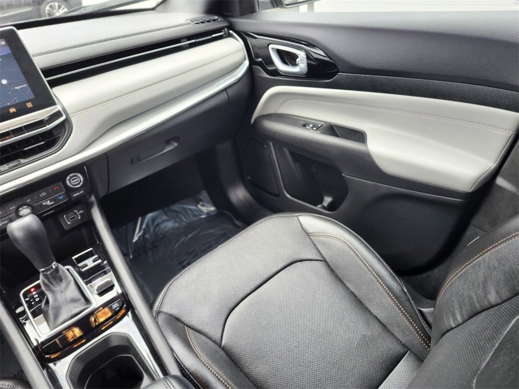 Used 2023 Jeep Compass Limited w/ Elite Group image 13