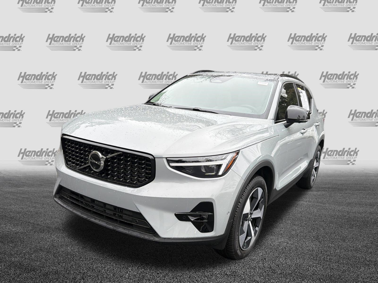 Used 2026 Volvo XC40 B5 Plus w/ Protection Package Premier image 5