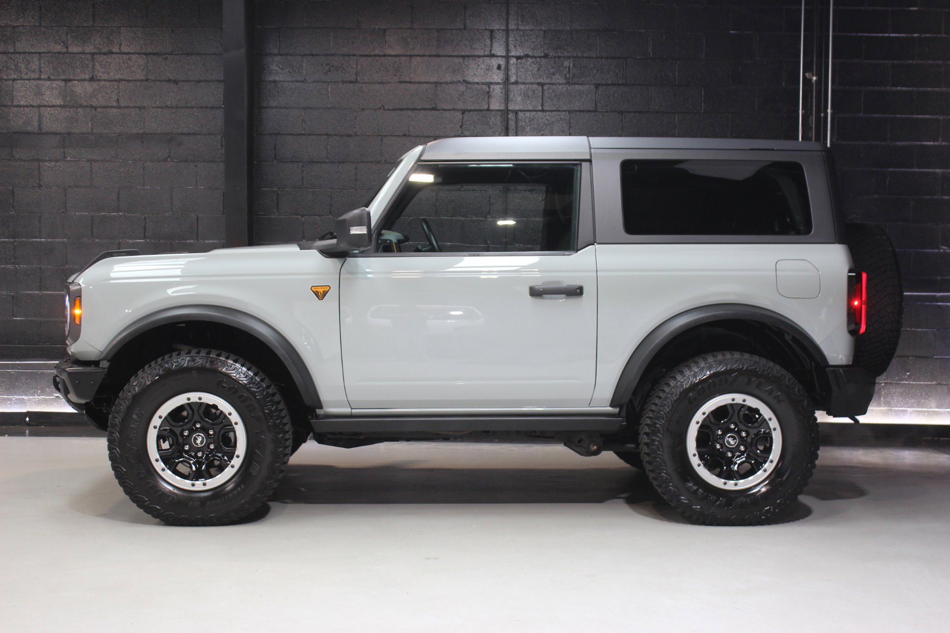 Used 2022 Ford Bronco Badlands image 3