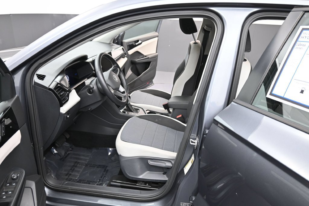 Used 2025 Volkswagen Taos S FWD image 11