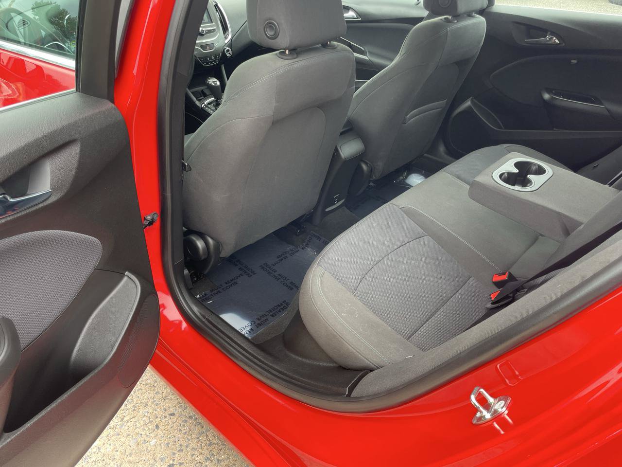 Used 2018 Chevrolet Cruze LT FWD image 34
