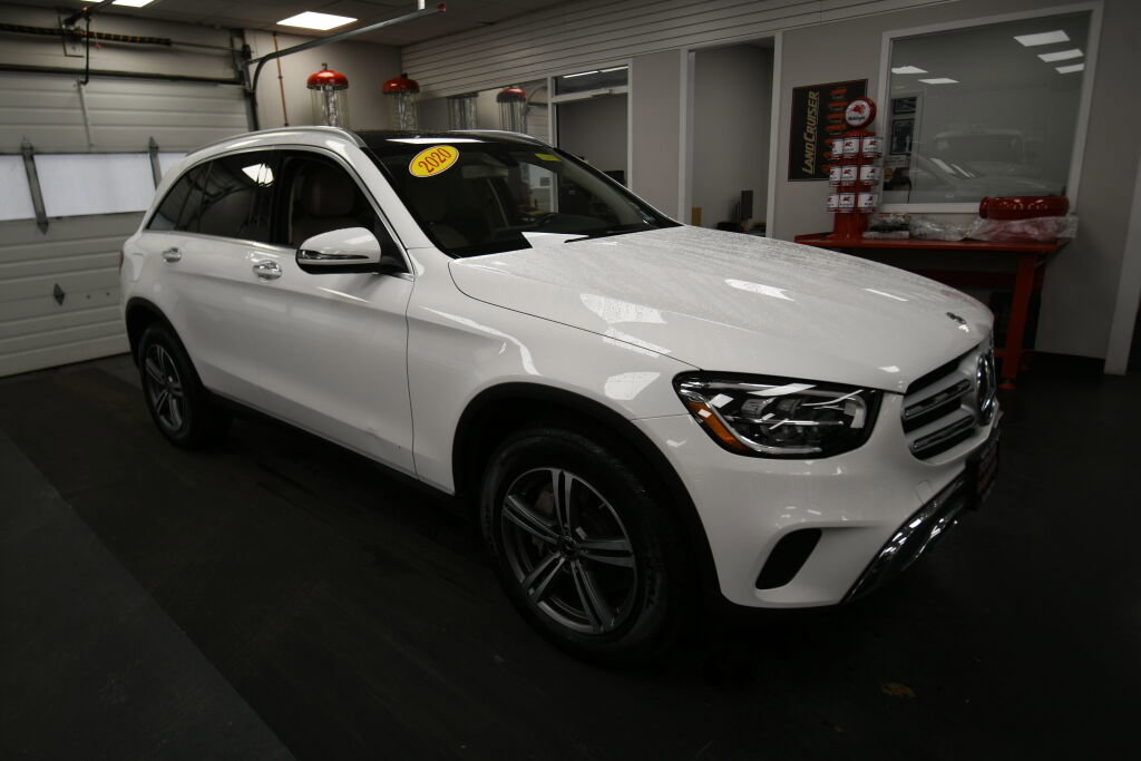 Used 2020 Mercedes-Benz GLC 300 4MATIC image 2