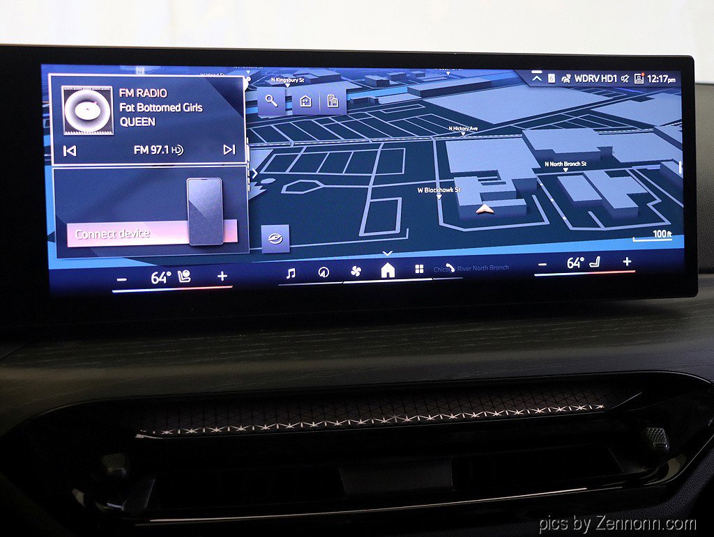 Used 2025 BMW 230i xDrive Coupe w/ Premium Package image 18