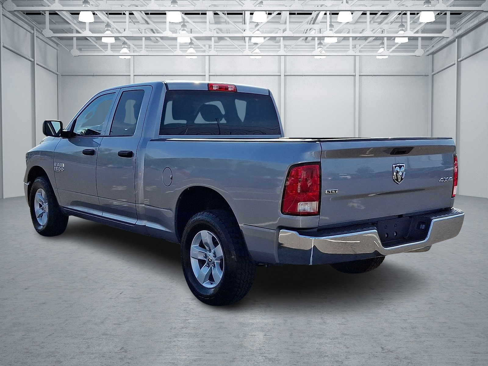 Used 2024 RAM 1500 Classic SLT AWD/4WD image 4