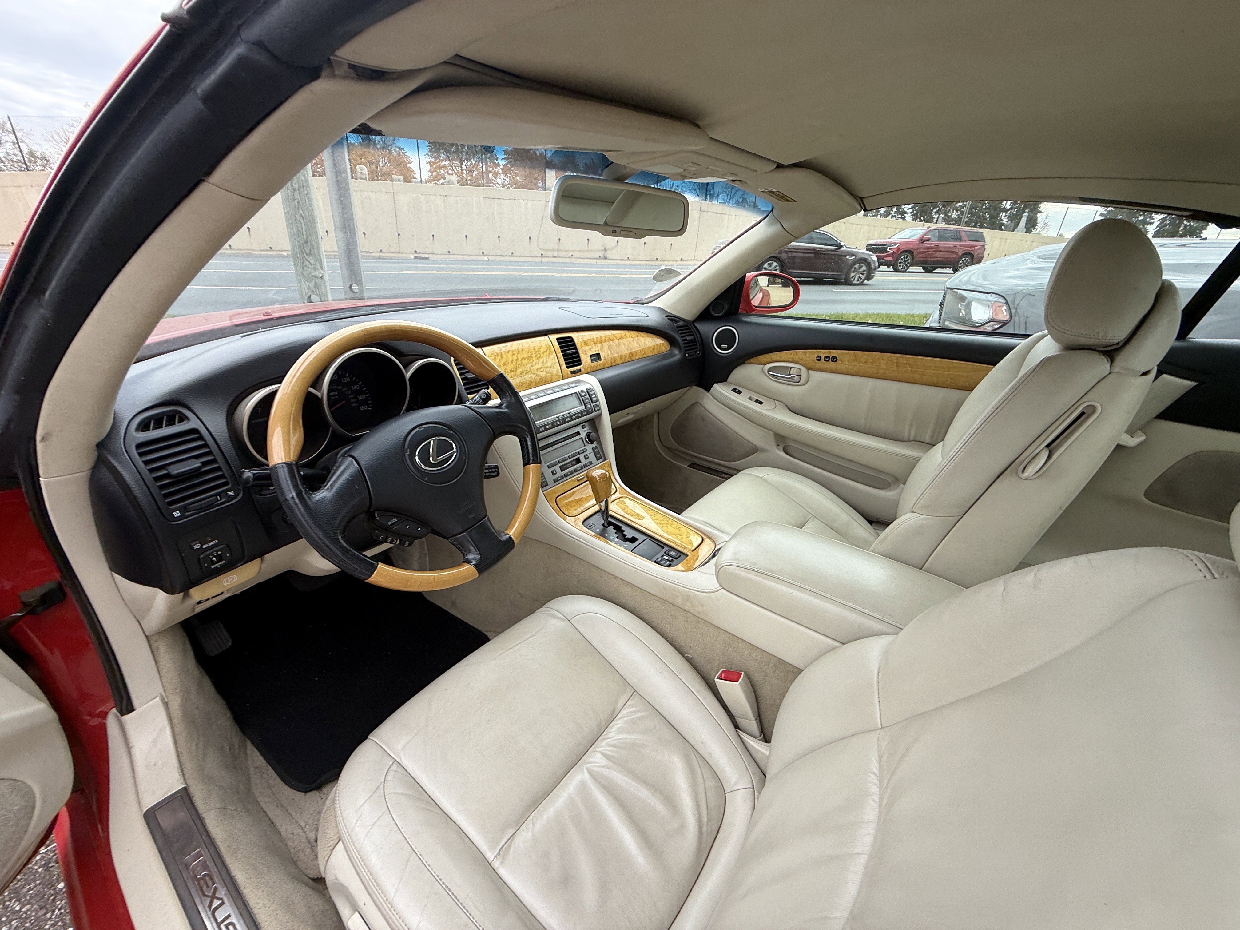 Used 2004 Lexus SC 430 Convertible image 8