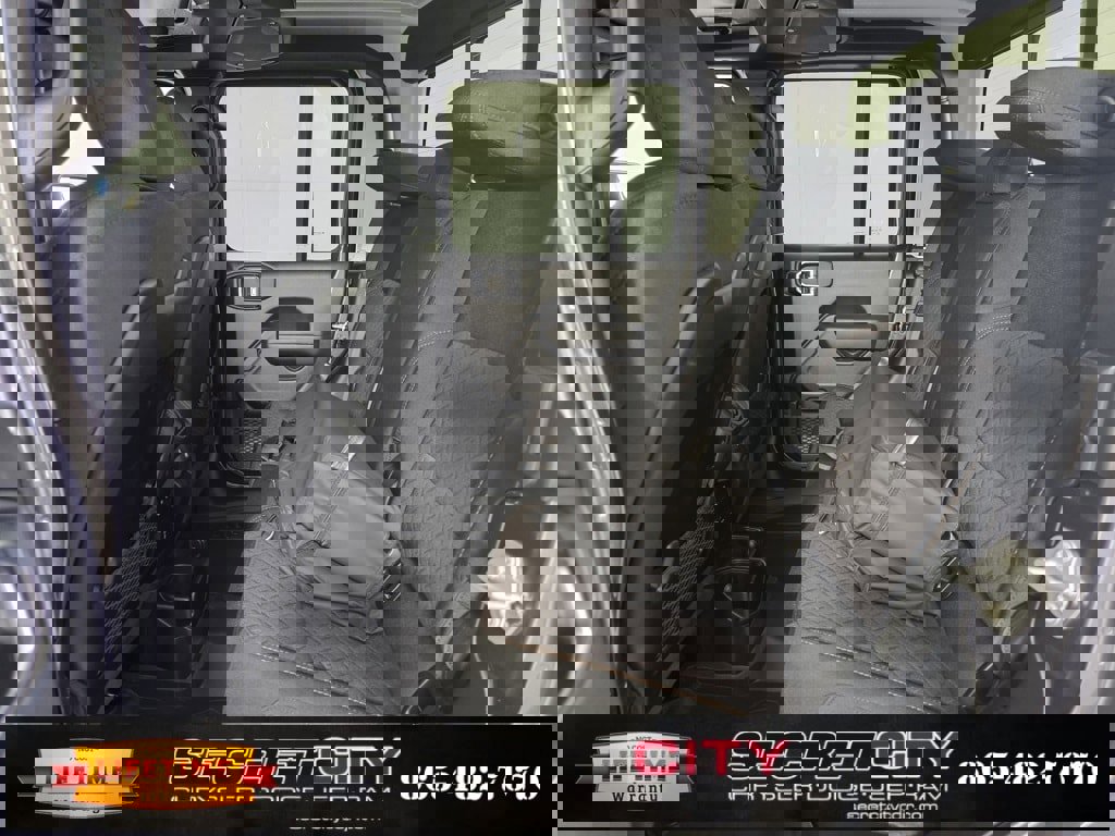 New 2025 Jeep Gladiator Mojave image 26