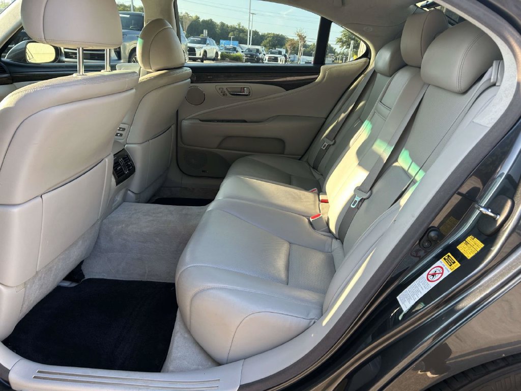 Used 2007 Lexus LS 460 L w/ Luxury Pkg RWD image 10