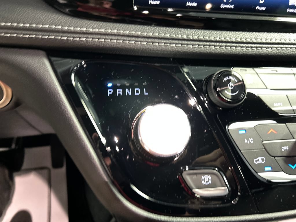New 2027 Chrysler Pacifica Select FWD image 18