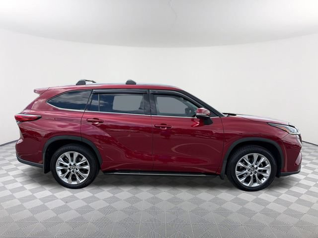 Used 2023 Toyota Highlander Limited FWD image 4