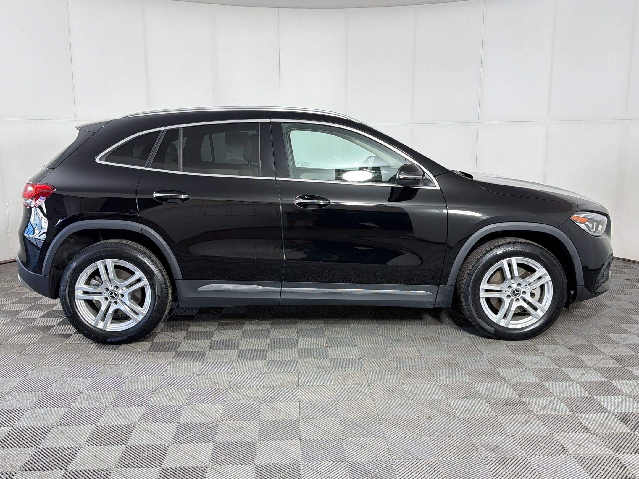 Used 2023 Mercedes-Benz GLA 250 4MATIC image 8