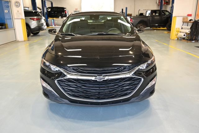 Used 2024 Chevrolet Malibu RS FWD image 2