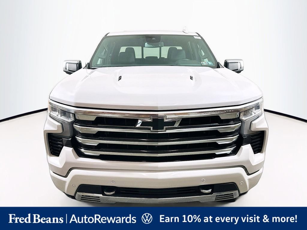 Used 2023 Chevrolet Silverado 1500 High Country w/ High Country Premium Package AWD/4WD image 2