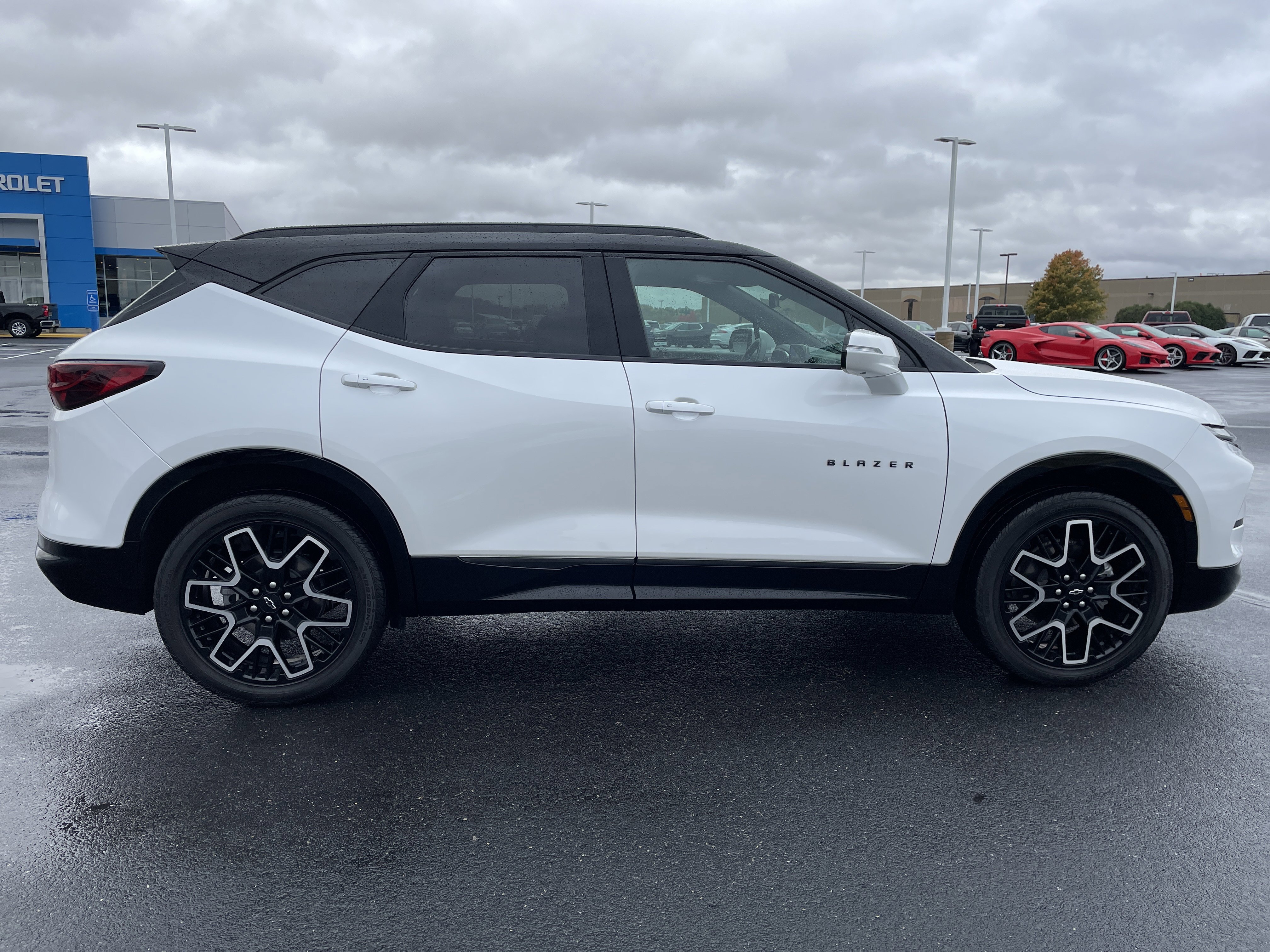 Certified 2024 Chevrolet Blazer RS w/ Driver Confidence II Package image 6