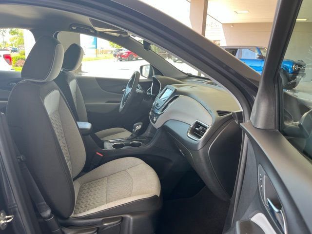Used 2022 Chevrolet Equinox LS w/ LS Convenience Package FWD image 25