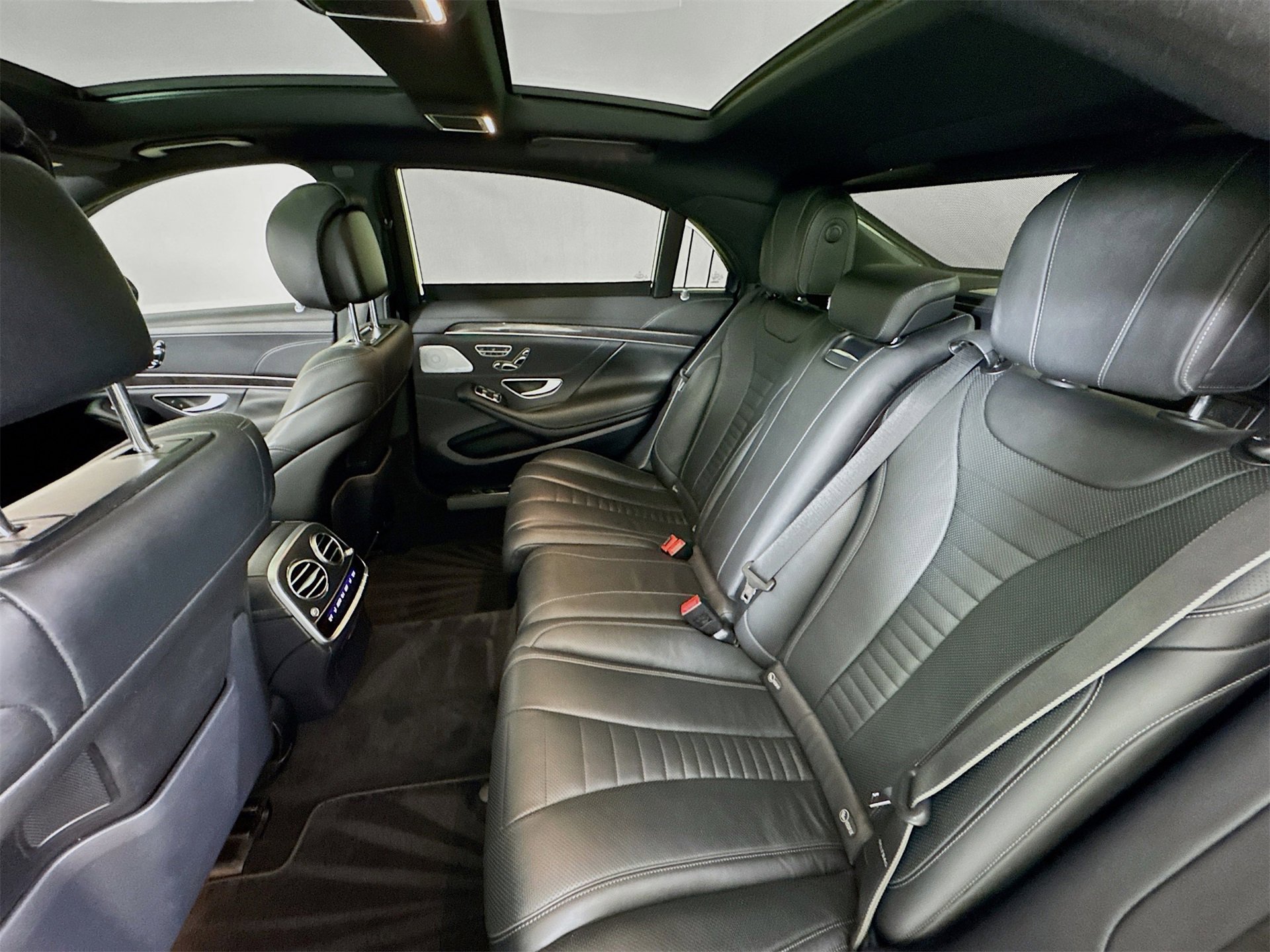 Used 2019 Mercedes-Benz S 560 Sedan image 27