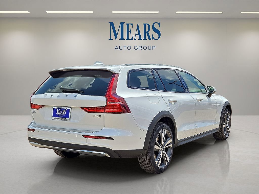 New 2026 Volvo V60 B5 Cross Country Plus w/ Protection Package Premier image 5