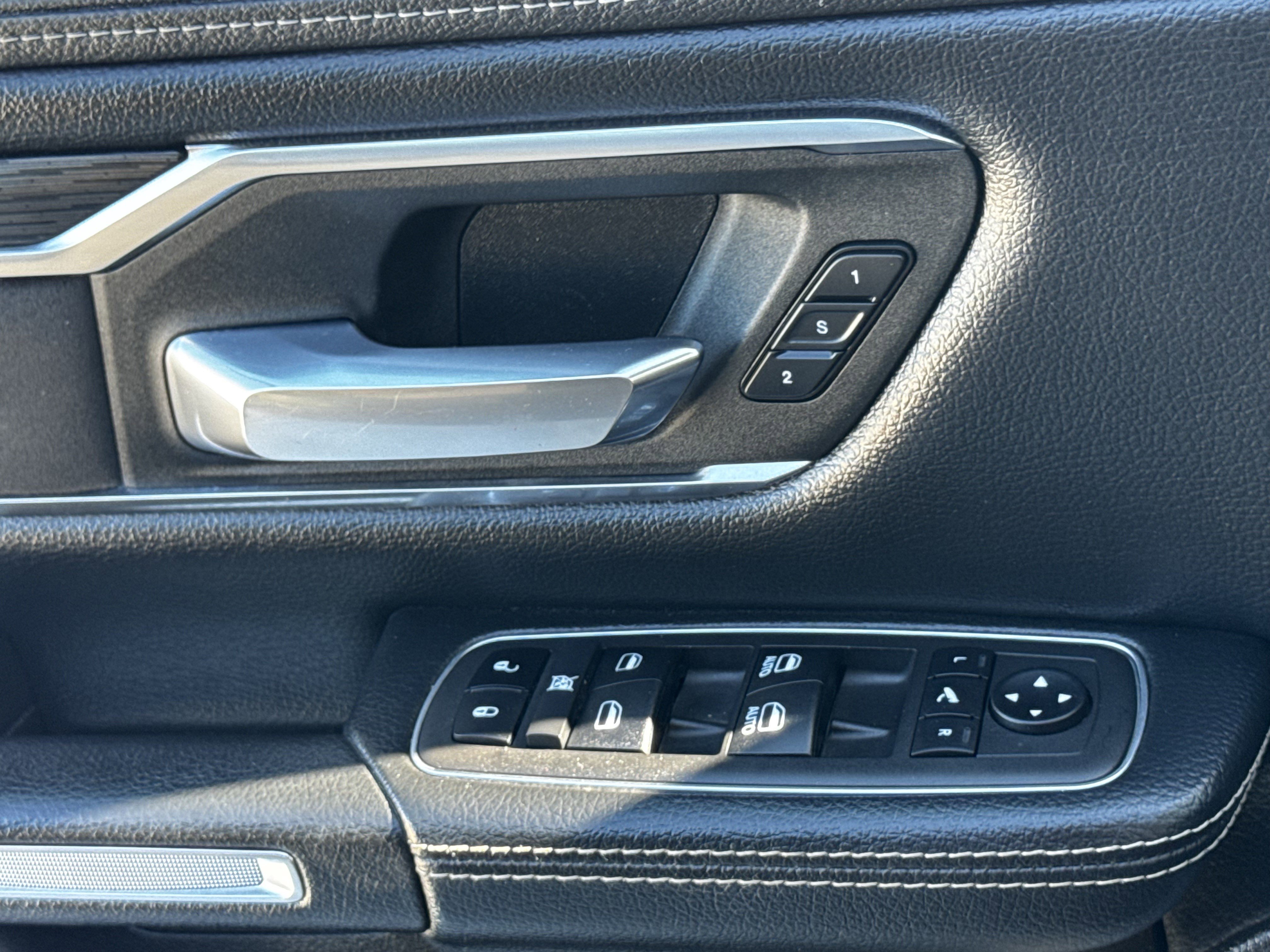 Used 2024 RAM 1500 Laramie image 28