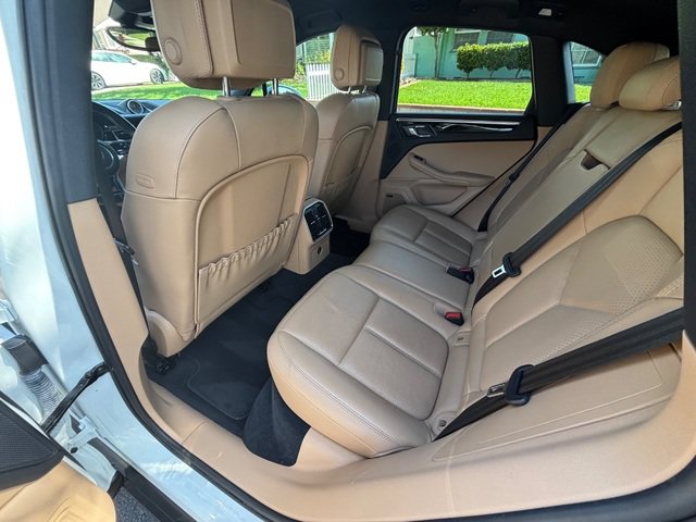 Used 2018 Porsche Macan AWD/4WD image 35