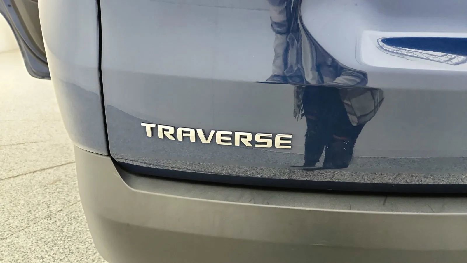 Used 2023 Chevrolet Traverse LT image 17