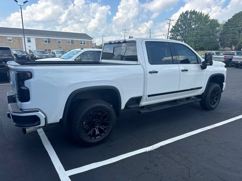 Used 2025 Chevrolet Silverado 2500 High Country w/ High Country Premium Package AWD/4WD image 4