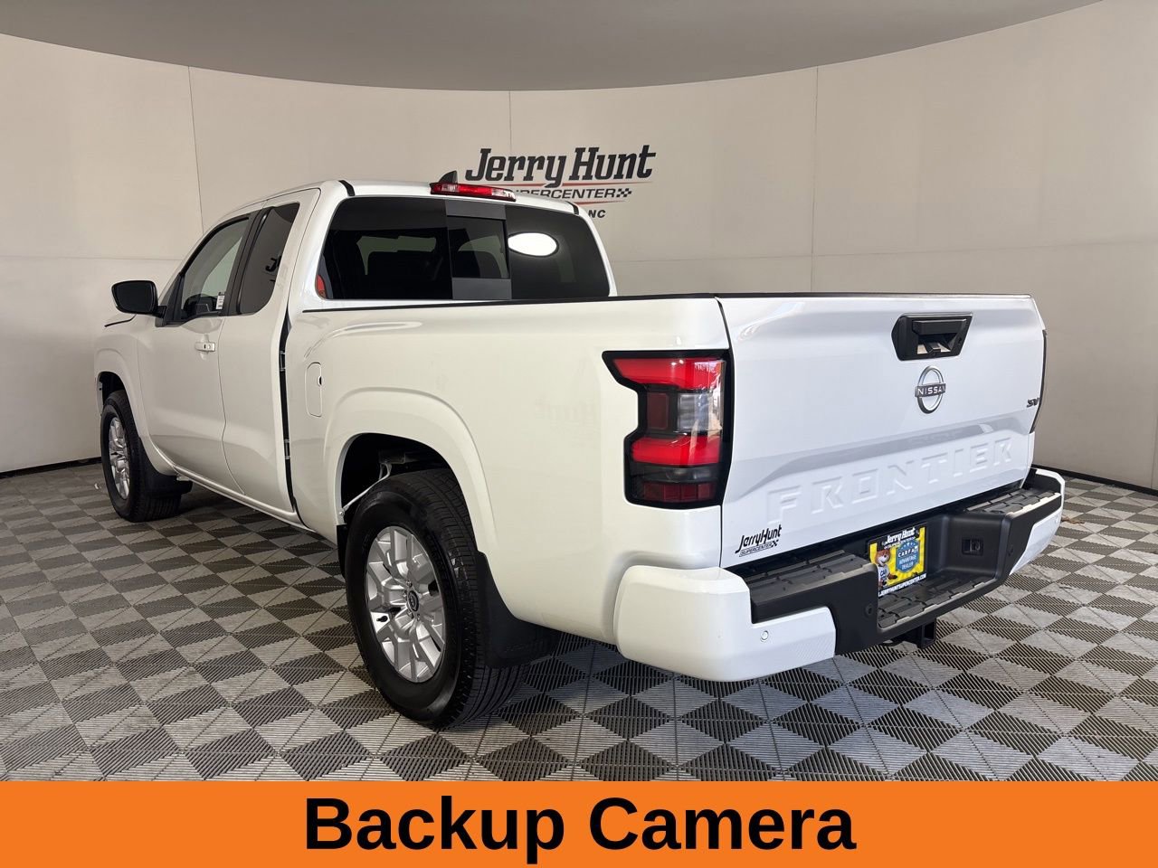 Used 2024 Nissan Frontier SV w/ SV Convenience Package image 7