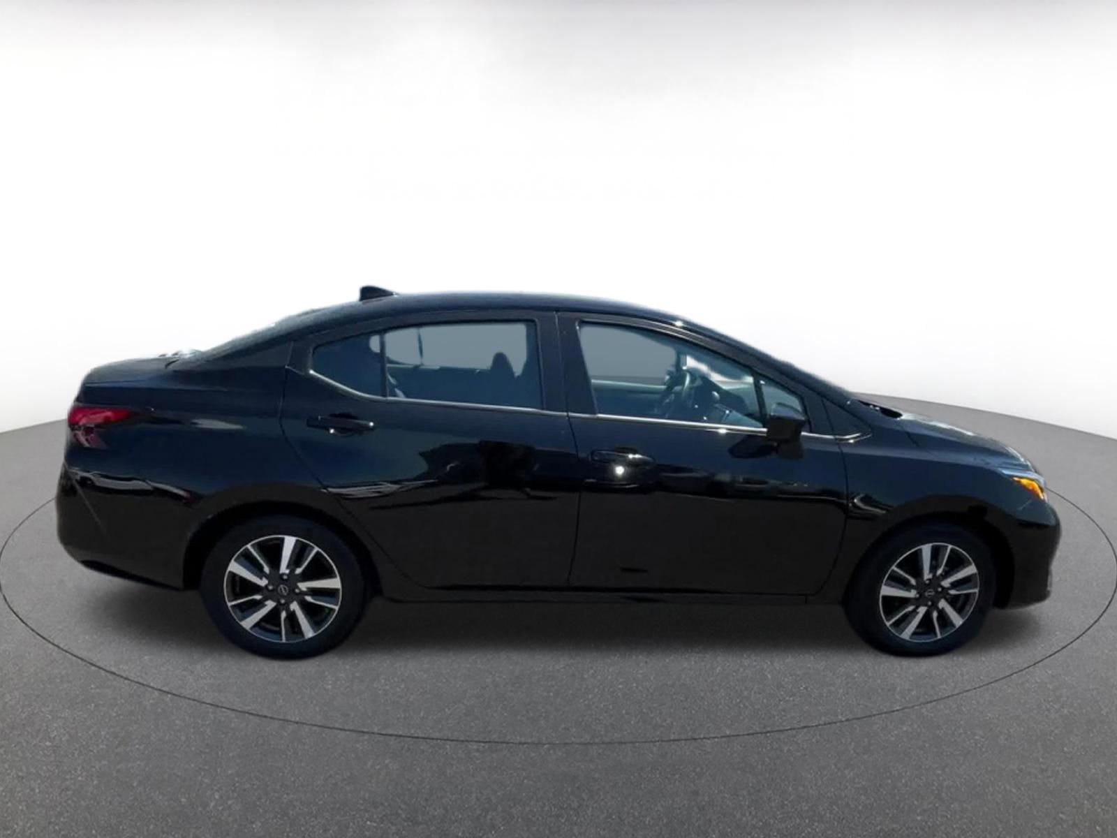 Used 2025 Nissan Versa SV FWD image 16