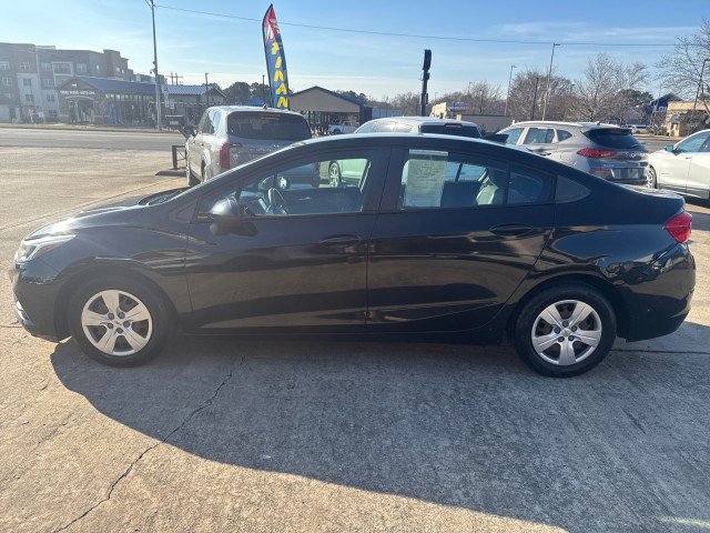 Used 2017 Chevrolet Cruze LS image 2