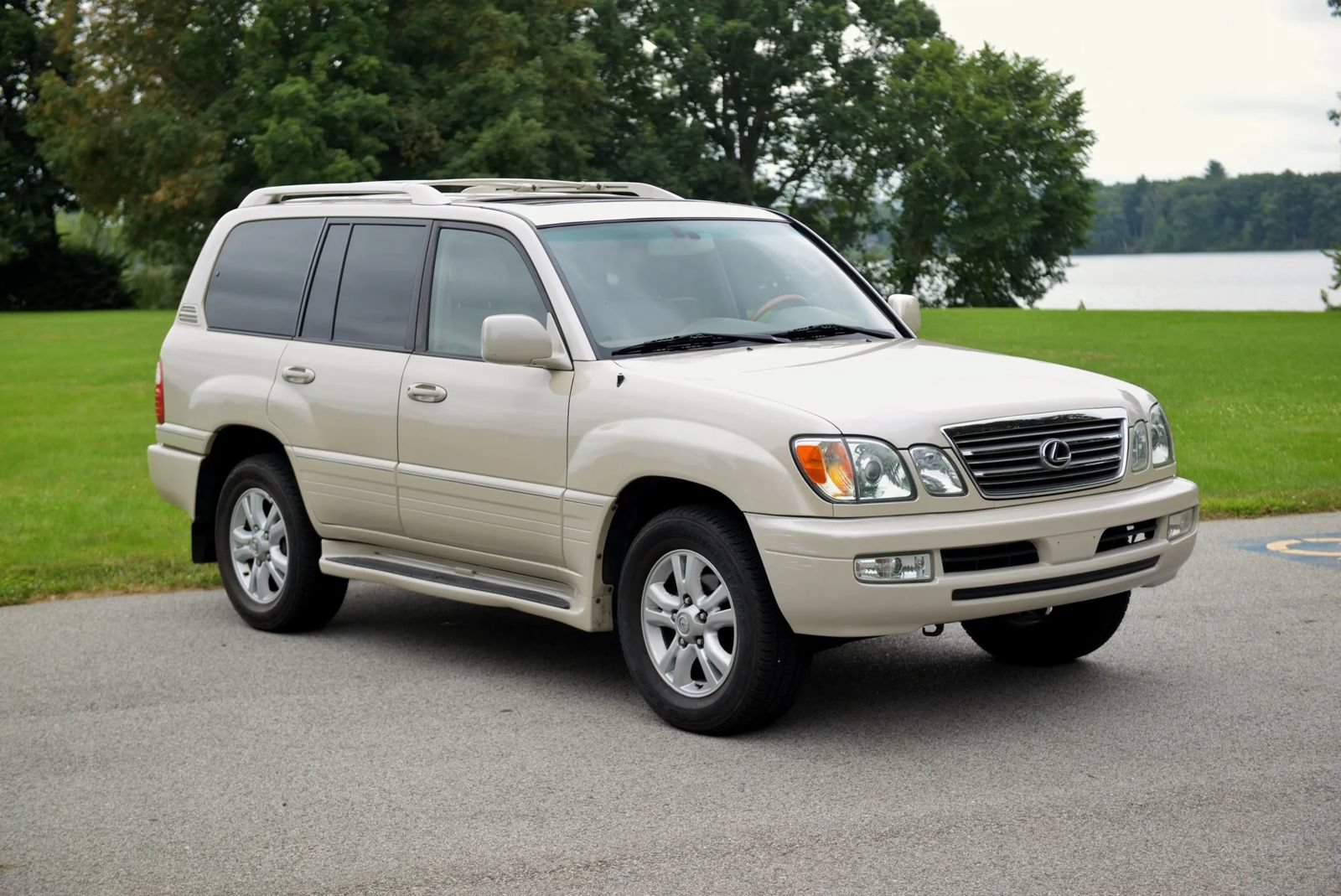 Used 2005 Lexus LX 470 4WD image 12