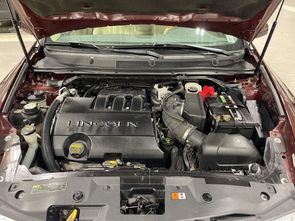 Used 2009 Lincoln MKS image 12
